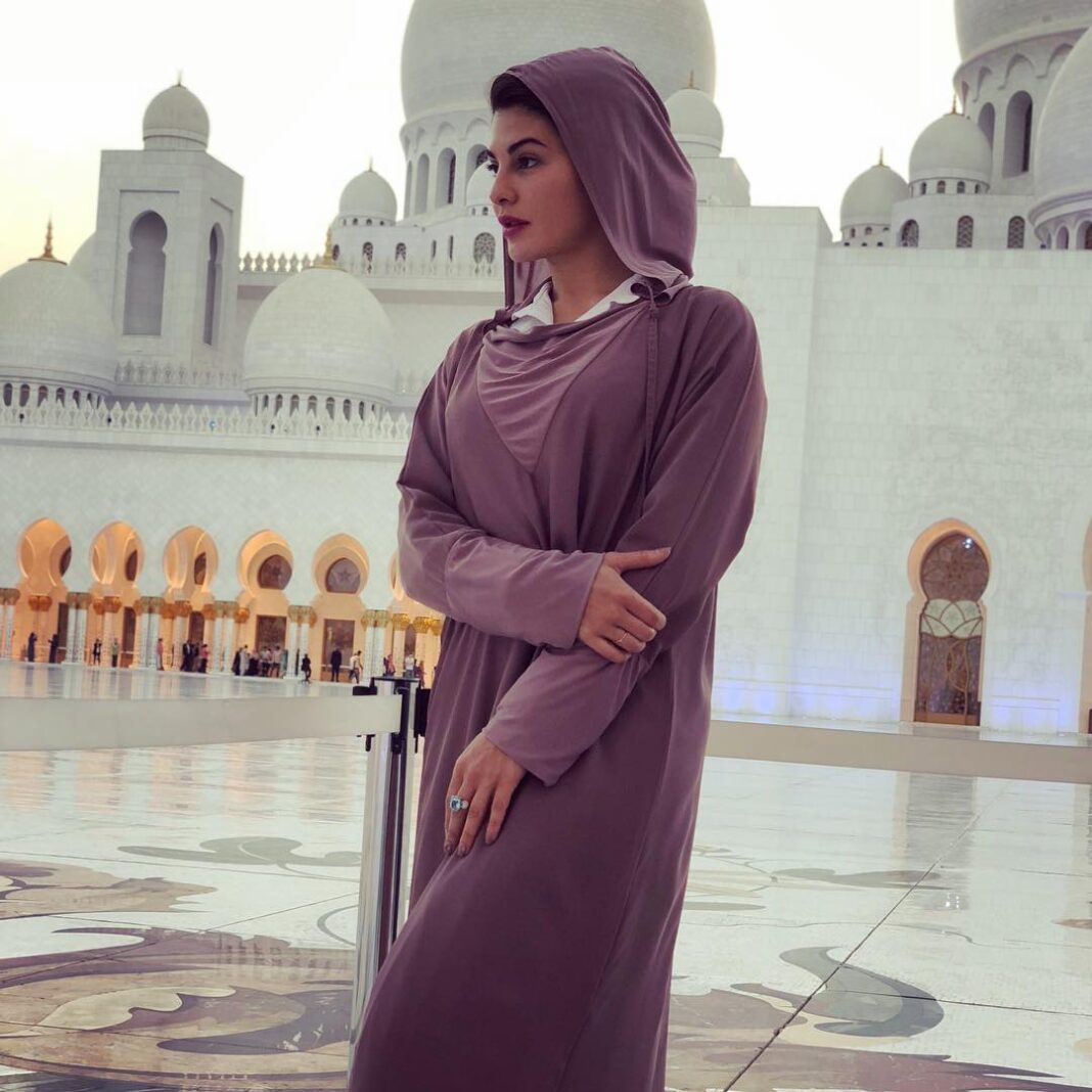 Jacqueline Fernandez Instagram - عيد مبارك‎ Eid Mubarak ईद मुबारक ❤️❤️❤️