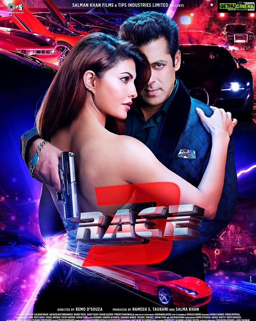 Jacqueline Fernandez Instagram - Racing against time!! #Race3thisEid #Repost @beingsalmankhan ・・・ Racing hearts ♥️ #Race3 #songshoot in #Ladakh @jacquelinef143 @SKFilmsOfficial @tips #race3thisEid