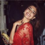 Jacqueline Fernandez Instagram - Why do I smile? Even when things around me are not going according to plan most of the time? Cuz there are so many things in life that are worth giving my attention to that are beautiful and real and pure.. I hope even despite all the difficulties your lips never realise it, I hope they are always smiling ⭐️