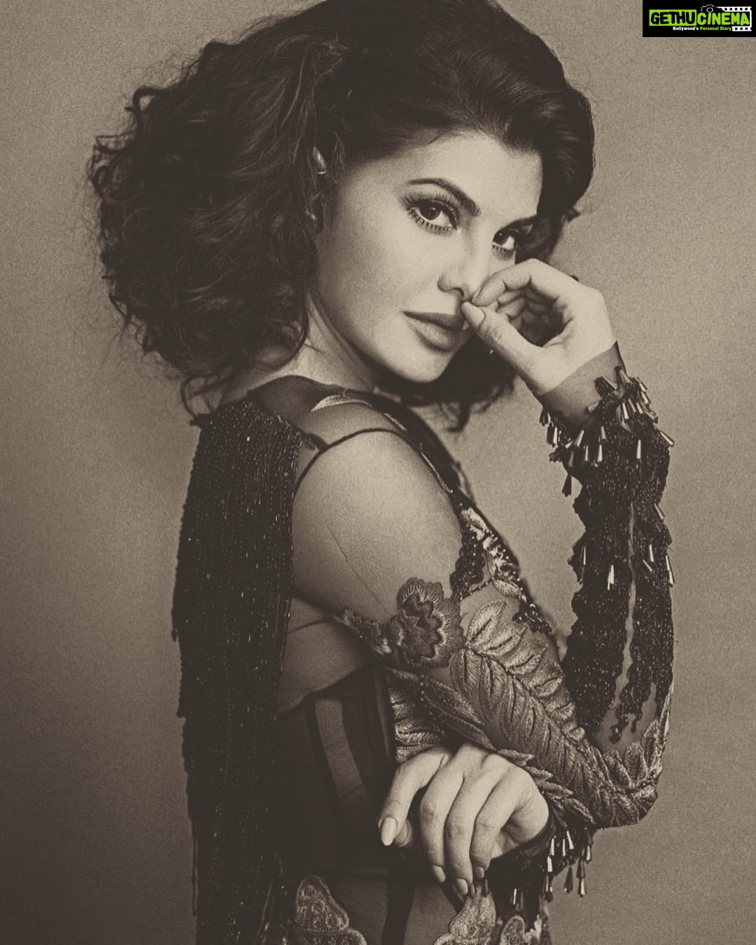 Jacqueline Fernandez Instagram - It's not your job to like me.. it's my job ♥️
