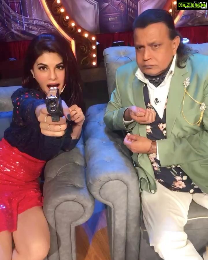Jacqueline Fernandez Instagram - With the original disco dancer! Mithunda 🕺🕺 #thedramacompany #bandookoutsoon