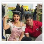 Jacqueline Fernandez Instagram - Judwaa 2 London schedule wrap!!! #daviddhawan❤️ @varundvn @nadiadwalagrandson 💃🏻💃🏻💃🏻 #familia