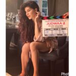 Jacqueline Fernandez Instagram - Reunited with the amazing @kamera002 after #kick and #dishoom now onto on #judwaa2 thanks for the pics 💛💛💛 @shaanmu I'm not even gonna try and count the no of films we have done so bye 😜