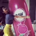 Jacqueline Fernandez Instagram - All powered up for the big day with @rawpressery!! The news is out, I'm ALL IN! 💚 #GreenWarrior #BossLady #RawxJF