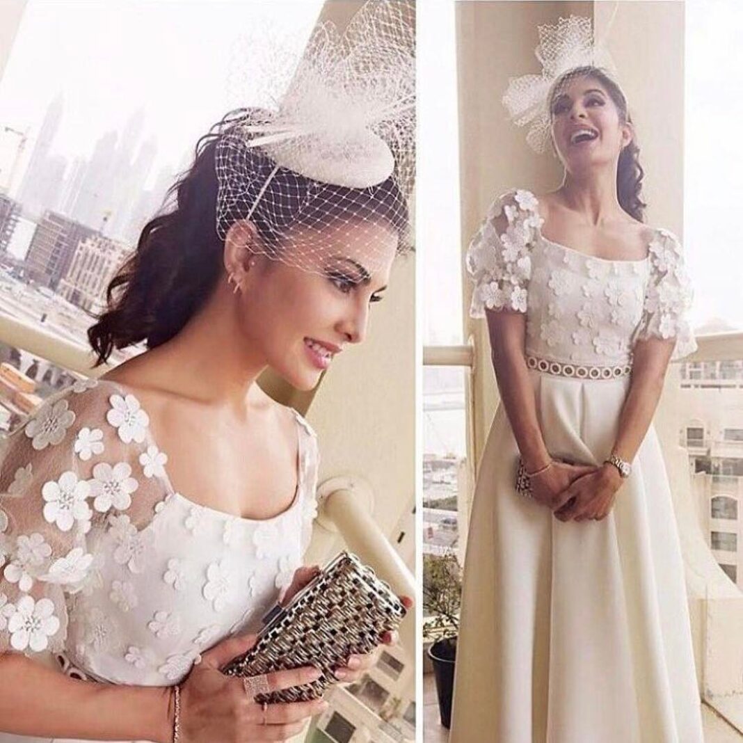 Jacqueline Fernandez Instagram - Pre the races 🌸🦄 thank you @Beautywithzhaus and @jmodeofficial for the lovely ensemble!! #dubaiworldcup Maydan stadium dubai,world cup