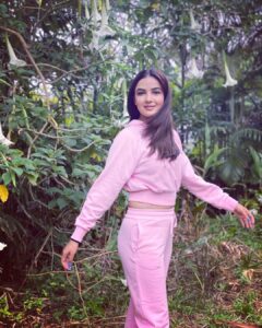 Jasmin Bhasin Instagram - Bloom & Shine✨✨