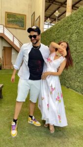Jasmin Bhasin Instagram - Holi hai!!!!! 
Holi anthem of the year @alygoni @tonykakkar @anshul300 @desimusicfactory @raghav.sharma.14661