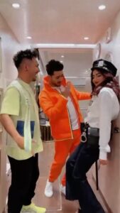 Jasmin Bhasin Instagram - Tera Suit wali gang 🙌🏻

#JB #JasminBhasin #AlyGoni #TonyKakkar #Jasly #TeraSuit