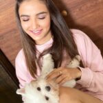 Jasmin Bhasin Instagram - Mera chota nautanki 🧿 #JB #JasminBhasin #Rambo #FurBaby