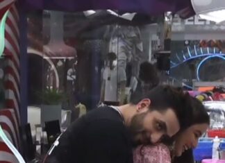 Jasmin Bhasin Instagram - Tu hai toh I’ll be alright 🎶🤍 #JasLy @alygoni Earrings - @daakghar.in #TeamJasmin #JBinBB14 - Watch the #BB14 episodes on @colorstv every day and before TV on @vootselect 📺 #BB14 #JBinBB #AbScenePaltega #BiggBoss14 #BiggBoss #BiggBoss2020 #Colors #JasminBhasin #BBlikeABoss #AlyGoni #ReelItFeelIt #ReelKaroFeelKaro @beingsalmankhan