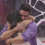 Jasmin Bhasin Instagram - Who else was waiting for this moment?! 🥺🤍 #JASnALYinBB14 #TeamJasmin #JBinBB14 @alygoni Watch the #BB14 episodes on @colorstv every day and before TV on @vootselect 📺 #BB14 #JBinBB #AbScenePaltega #BiggBoss14 #BiggBoss #BiggBoss2020 #Colors #JasminBhasin #BBlikeABoss @beingsalmankhan