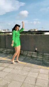Jasmin Bhasin Instagram - Making the trend a bit colourful 🌈

Special effects by super talented @letsvfx