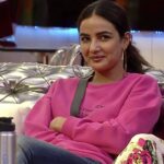 Jasmin Bhasin Instagram – What/Who is making Jas blush?! ☺️ Wrong answers only!! 🤪 #TeamJasmin #JBinBB14 

Watch the #BB14 episodes on @colorstv every day and before TV on @vootselect 📺

#BB14 #JBinBB #AbScenePaltega #BiggBoss14 #BiggBoss #BiggBoss2020 #Colors #JasminBhasin #BBlikeABoss
@beingsalmankhan