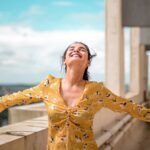 Jasmin Bhasin Instagram - A morning hug for all you beautiful people who got Jas’ back 💛🌞 #TeamJasmin #JBinBB14 Photography - @rishabdahiya #BB14 #JBinBB #AbScenePaltega #BiggBoss14 #BiggBoss #BiggBoss2020 #Colors #JasminBhasin #BBlikeABoss @beingsalmankhan @vootselect @colorstv