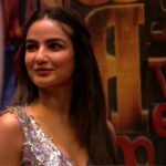 Jasmin Bhasin Instagram - Well isn’t Jasmin an all rounder 💁🏻‍♀️ #LaundryQueen #JBinBB14 #TeamJasmin Watch the #BB14 episodes on @colorstv every day and before TV on @vootselect 📺 #BB14 #JBinBB #AbScenePaltega #BiggBoss14 #BiggBoss #BiggBoss2020 #Colors #JasminBhasin #BBlikeABoss @beingsalmankhan @realsidharthshukla