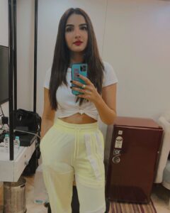 Jasmin Bhasin Instagram - I accept the Pinjara Challenge ‘Beautiful Inside Out’. I further nominate @meera.deosthale @trasyarchana @afreen_makeupartist to do the Pinjara challenge. @colorstv @Viacom18stories #Pinjara