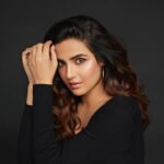 Jasmin Bhasin Instagram - Even the moon passes through the phases to return to full🌖 #transitioningtonatural