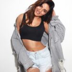 Jasmin Bhasin Instagram – Flaunting my sexiest curve, my smile😉
