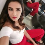 Jasmin Bhasin Instagram – Feeling Redilicious😜

Styled by @__snehasharma___

#khatrakhatrakhatra #workmode🔛 Reliance Media Works Studio-Film City