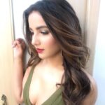 Jasmin Bhasin Instagram - I pray that you dream of me tonight And want me the way I want you For just once in your lifetime ⚡️⚡️ #darkpoetry