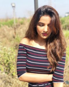 Jasmin Bhasin Instagram - Sun-kissed 💋 Novotel Imagica Khopoli
