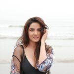 Jasmin Bhasin Instagram - I decide my vibe✨✨ #happiness #positivethinking #sunshineonacloudyday