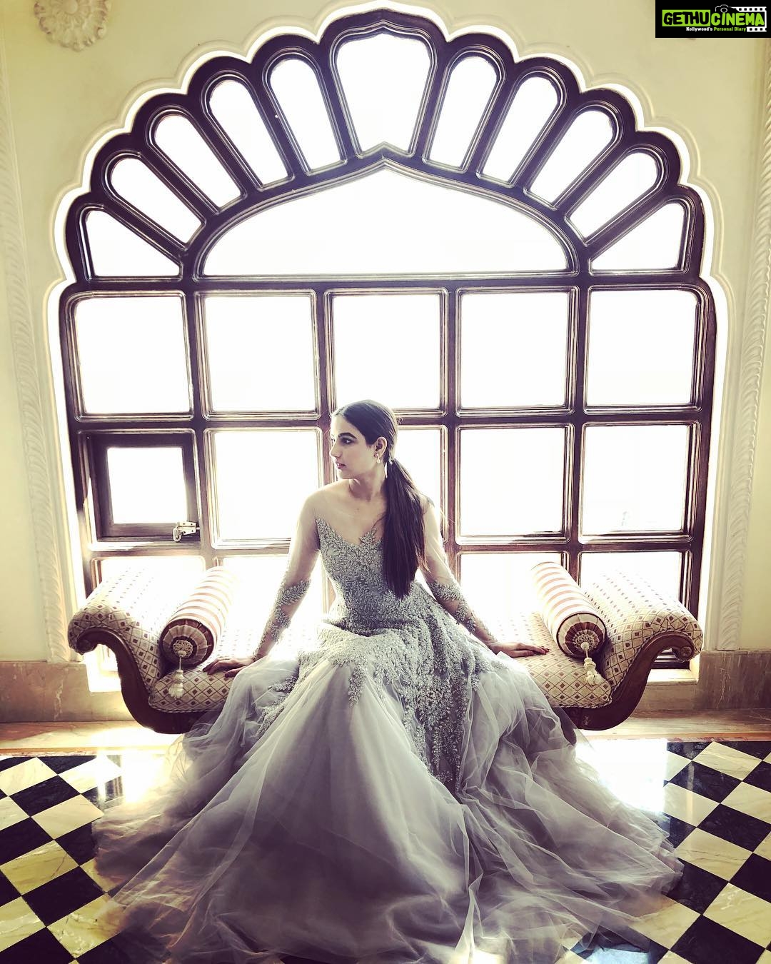 jasmin bhasin gown