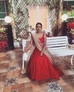 Jasmin Bhasin Instagram - Pause moment #setlife #shootlife #bts