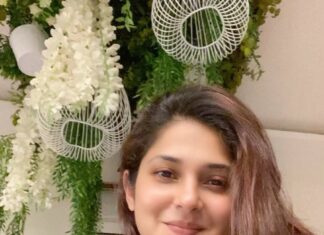 Jennifer Winget Instagram - Coming up for air on popular demand. . Not MIA but RIA (Resting In Action)😉 ...and lot’s of it. A li’l Social media detox didn’t hurt nobody! No?🤗😘