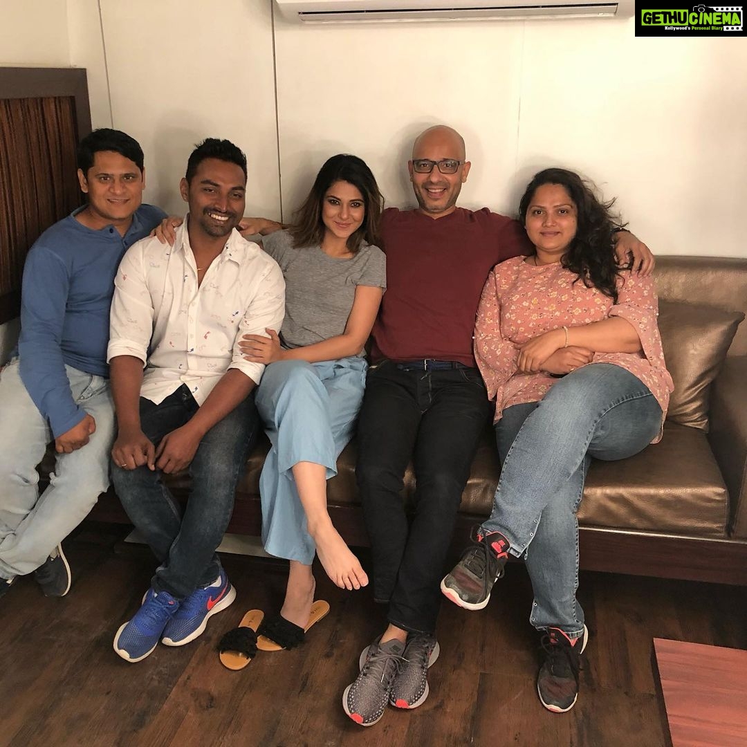Jennifer Winget Instagram - The hardwork and hands that make me. #teamwinget