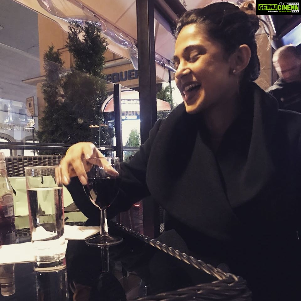 Jennifer Winget Instagram - Throwback to this lovely weekend in Prague! #WhereIWantToBeThisWeekend