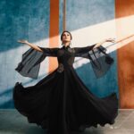 Jennifer Winget Instagram - First, you dream of a painting... then you go ahead and paint your dream