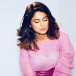 Jennifer Winget Instagram - Watch this space, stay tuned to the tube! With @rohan_jagtap_ @sonamvaghani @anishagandhi3