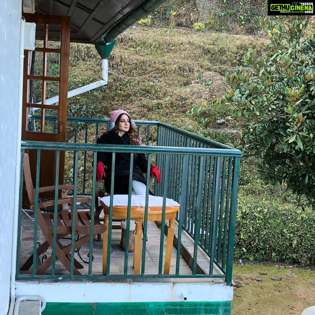 Jennifer Winget Instagram - Chill’in like a villain #winterinmusoorie#Bepannah