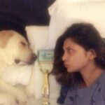 Jennifer Winget Instagram - Crowded or Comfortable, Breezer? Still tucking it in... #BestActress #ITA2017 #ITAwards Taking it to bed with me coz #threescompany!