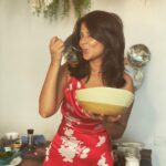 Jennifer Winget Instagram – The artist and her canvas, the aspiration and the achievement but what fun we had @zonfrillo  I’m in good hands, I will get there! #newchefintown 👩‍🍳 #Jock&Jen