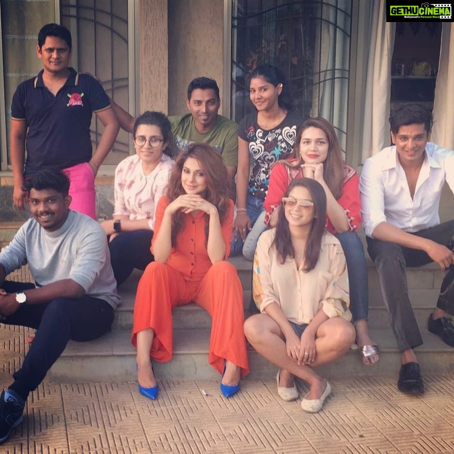 Jennifer Winget Instagram - A weekend well spent with the most talented crew! Stay tuned for more! #teamjenniferwinget #sneakpeek #itsawrap #behindthescenes #comingsoon‼️
