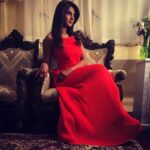 Jennifer Winget Instagram - When she hasn't got the blues, She wears red!! 😉 #sittingpretty #ladyinred #Maya