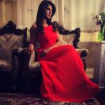 Jennifer Winget Instagram – When she hasn’t got the blues, She wears red!! 😉 #sittingpretty #ladyinred #Maya