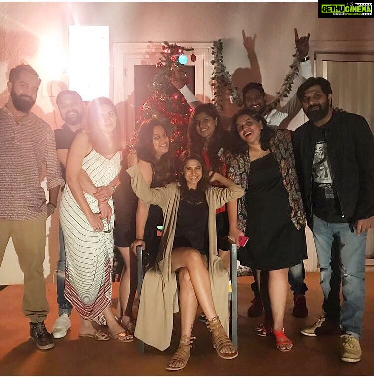 Jennifer Winget Instagram - Already a throwback to my most special time of the year with the most special people in my life. Thank you all for making it! 🎄 missed you @simmerouquai @sehban_azim @aditim88 and the #Shetty's and the #kumars #christmas2016 #goa #beyhadh beckons from tomorrow #backtowork