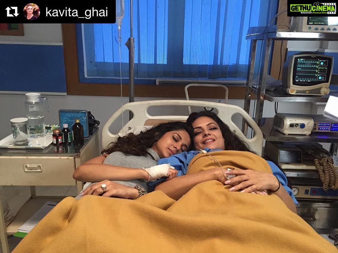 Jennifer Winget Instagram - #Repost @kavita_ghai with @repostapp ・・・ In sickness or in health, we love each other to death...#mygirlwassotired...Beyhadh @ 9pmSony. I loooooove you mommy!!!!❤️