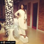 Jennifer Winget Instagram – #Repost @amrita_joshi
・・・
A Balancing Act On The Sets Of #Beyhadh In A Simple Yet Flawless Ensemble By The Very Talented @purvi.doshi