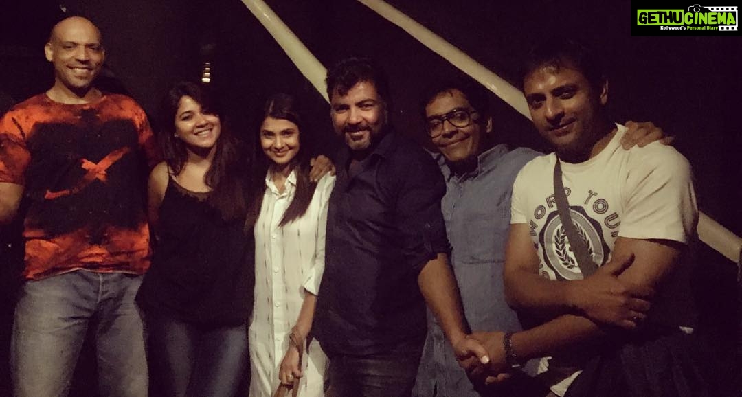 Jennifer Winget Instagram - Never having seen a play before (guilty!) π Thank you so much @vrajesh_hirjee @Danhusain for inviting me to this remarkable experience of #chinesecoffee every minute - enjoyable, entertaining and inspiring to the T! Wish you guys tons and tons of success. #chinesecoffee