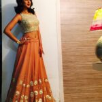 Jennifer Winget Instagram - Ready to rock the telly awards in this beautiful outfit by @asthanarangofficial styled by @i_am_dipika and @sonam49 #feelingroyal