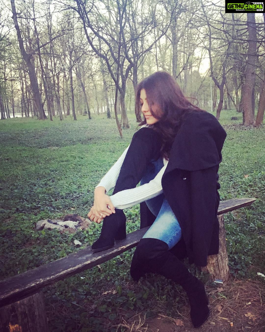 Kajal Aggarwal Instagram - "It's like Tolstoy said. Happiness is an allegory, unhappiness a story." Haruki Murakami, Kafka on the Shore