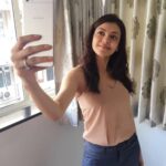 Kajal Aggarwal Instagram - Hold your breath – the new #SelfieExpert has arrived. Welcome to the Dual Selfie Camera era! #OPPOF3Plus http://bit.ly/2nco7ic