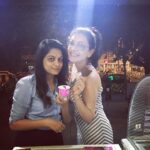 Kajal Aggarwal Instagram - Who doesn't love some spotlight 💁🏻 devouring my midnight icecream craving with @tinatales 🍦💕