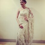 Kajal Aggarwal Instagram – Wearing my favourite @sabyasachiofficial @kishandasjewellery earrings, @johri_by_amaze_jewels bangles- for the pre release event of #khaidi150 thanks for all the love #Vijaywada and #Guntur ❤️ Haailand