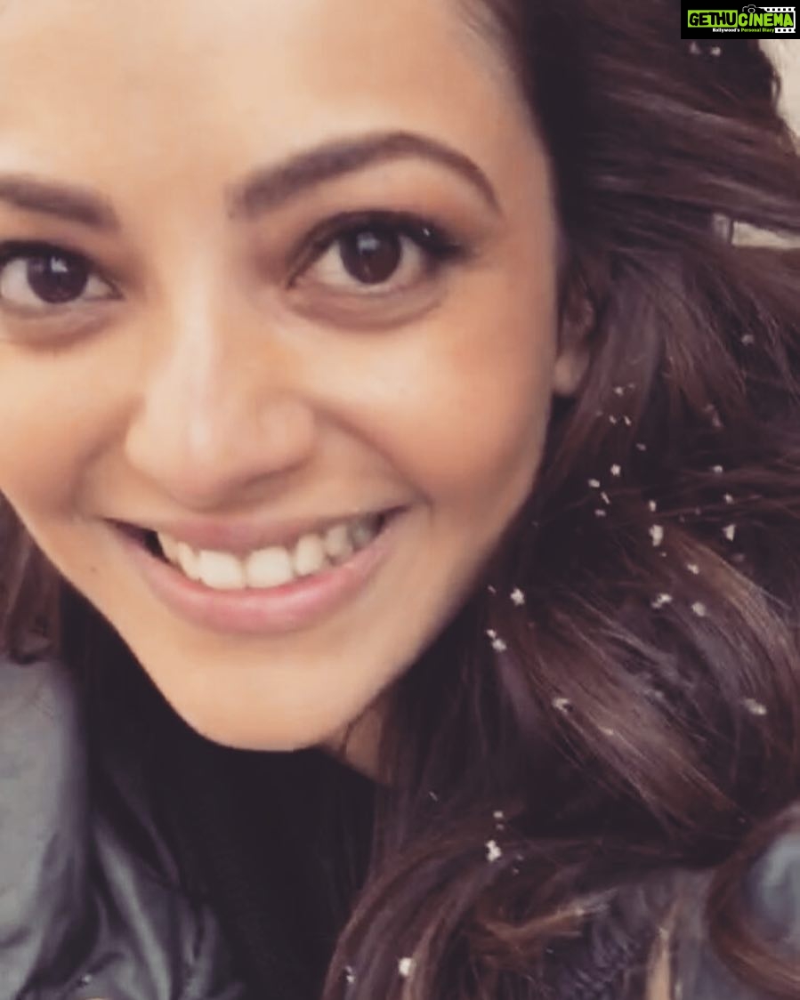 Kajal Aggarwal Instagram - #snowflakes that stay on my nose and eyelashes🎶❄️☃️ #theseareafewofmyfavouritethings #whitechristmas #sofia Sofia, Bulgaria