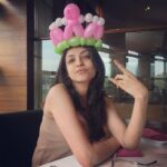 Kajal Aggarwal Instagram - To epic brunches! #sundaybrunch #thatlasttillsundowners #balloontiara #stillfeellikeaqueen 👑🎈🎈 #favouritemonth #itsallaboutdecember #thattimeoftheyear Flying Elephant ,Park Hyatt